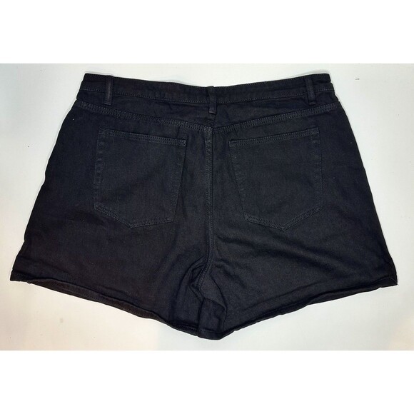 Misguided Plus Women’s Black Denim Mom Short NWT - Picture 7 of 7